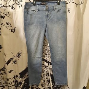 NWOT Torrid Jeggings Light Wash 3 Button Waistband Classic Denim Size 18